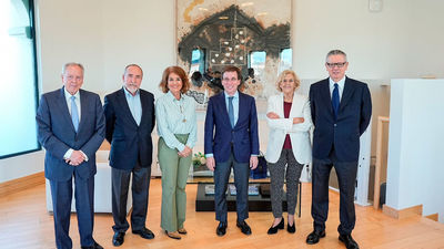 Almeida reúne a los exalcaldes de Madrid en Cibeles
