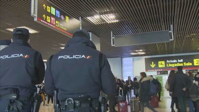 Detenido en el aeropuerto de Barajas con 40 kilos de cocaína ocultos en dos maletas