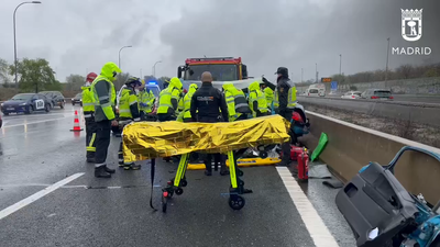 Gran atasco en la M-40 en Vicálvaro tras un accidente con una mujer herida grave